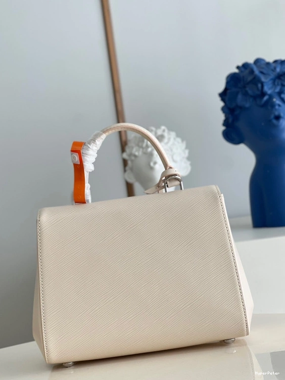 LOUIS BB VUITTON CHANELUNY 0810